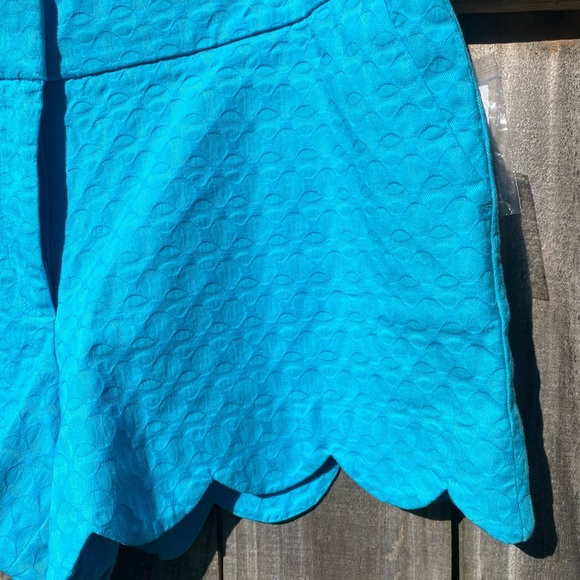 Crown & Ivy Women's Blue Scalloped Shorts NWT - Picture 2 of 7